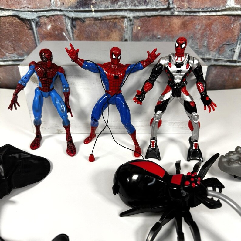 1990's Toy Biz Spider-Man Animated Action Figure Lot of 3 Web Racer Sea Diver image 2