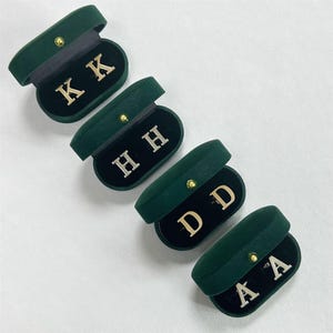 Gemelos personalizados con inicial del alfabeto para hombre, gemelos con inicial personalizados, gemelos de empresa hechos a mano, regalos para padrinos de boda, regalos de boda.