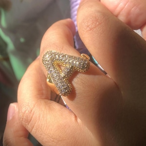 Letra A, Anillo inicial de oro personalizado para mujer