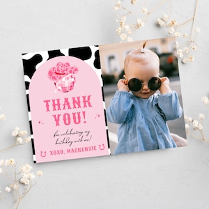 de remerciement pour fête d'anniversaire de cow-girl disco de Zazzle.be Liste d'envies Vous avez des idées ? Téléchargement instantané | Soirée cow-girl rose | Merci pour le 1er anniversaire de Space Cowgirl | Modèle de toile