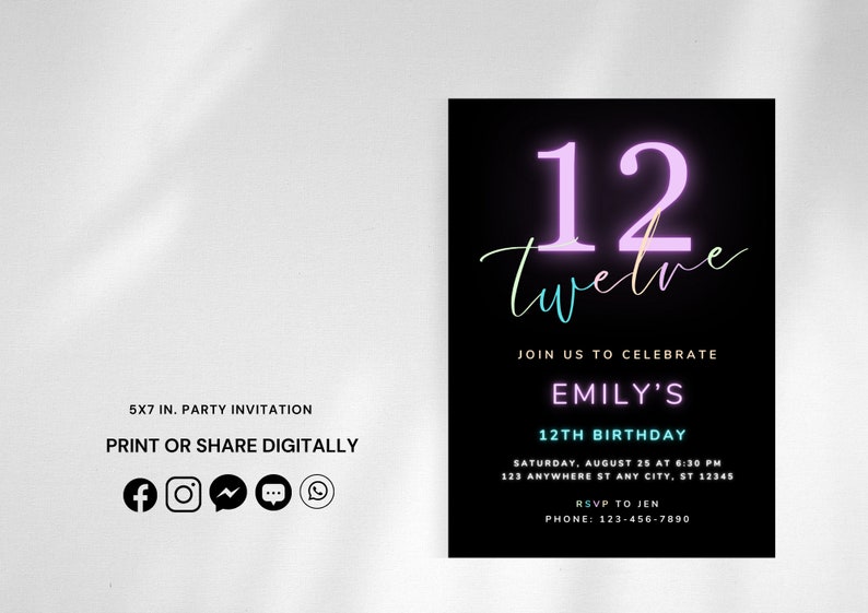K&ouml;nnte beinhalten: Eine 13x18 cm gro&szlig;e Partyeinladungskarte mit schwarzem Hintergrund. Der Text lautet 12 twelve, join us to celebrate Emily's 12th birthday, Saturday, August 25 at 6:30 PM, 123 Anywhere St Any City, ST 12345, RSVP to Jen, phone 123-456-7890.