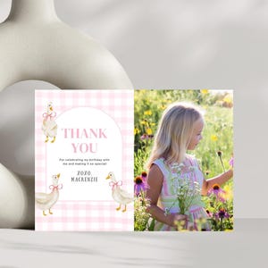 Une carte de remerciement pour le 1er anniversaire de Silly Goose | Téléchargement instantané | 1er anniversaire de Silly Goose Girl | Modèle de toile modifiable | Fête des animaux de la ferme