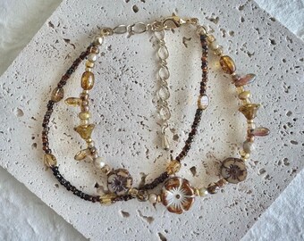Vintage-Style Floral Bracelet: Czech Glass Bead, Handmade Jewelry