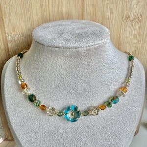 Blue Flower Czech Glass Choker: Vintage-Style Beaded Necklace