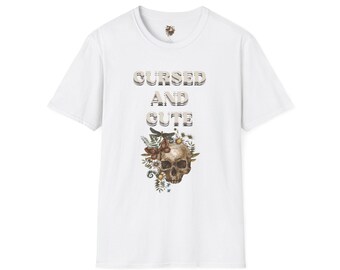 Verflucht und niedlich Unisex Softstyle T Shirt, Boho Schädel T-Shirt, Edgy Grafik Shirt, Schädel Party Kleidung, Alternative Mode Top, Geschenk für Sie