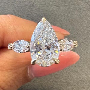 2.1 Carat Three Stone Diamond Engagement Ring,Three Stone Pear Engagement Ring, Pear Shape Diamond Ring,Engagement Ring, Unique Pear Diamond