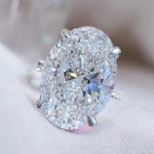 4 Carat Oval Diamond Engagement Ring, 4 Carat Diamond Ring, Oval Diamond Ring, Oval Engagement Ring, Pave Engagement Ring, Uniqe Oval Ring