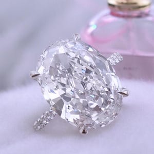 Anillo de compromiso de diamantes ovalados de 5 quilates, anillo de diamantes de 5 quilates, anillo de diamantes ovalados, anillo de compromiso ovalado, anillo de compromiso de pavé ovalado, anillo ovalado único