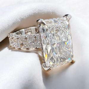 Anillo de compromiso con diamantes radiantes de 8,5 quilates, anillo de compromiso con diamantes radiantes de eternidad, anillo de compromiso con diamantes radiantes, anillo de compromiso con diamantes radiantes único