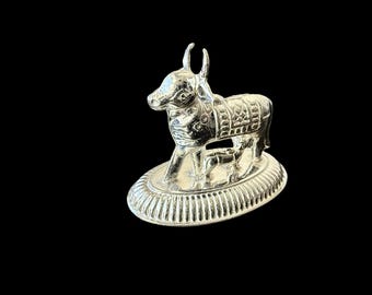 Ídolo de vaca Kamdhenu de plata 925, ídolos de vaca y ternero de plata pura, regalos de boda indios, regalos de inauguración de casa, regalos de puja, obsequio de agradecimiento