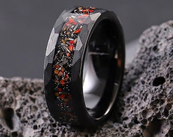 El Raptor: Anillo de 8 mm con meteorito y fósil de dinosaurio, anillo de boda de tungsteno negro con rayas de hueso de dinosaurio rojo, anillo de promesa para hombre