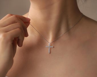 Mini-diamantkorshalsband, Moissanitkorshänge, 925 sterlingsilversmycken, religiöst hänge, religiös gåva