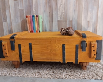 Aufbewahrung Couchtisch Kiste: Upcycelter Holzstamm Couchtisch