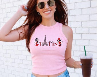 Camiseta corta para bebé de Disneyland París con la Torre Eiffel, ideal para viajes familiares. Camiseta de bebé de Disneyland estilo Y2K para vacaciones familiares en Disney.