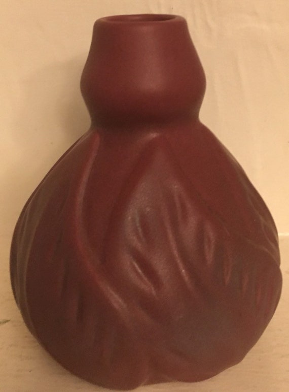 Van Briggle Pottery Mullberry plate bulbous vase with leafs 1920-30’s