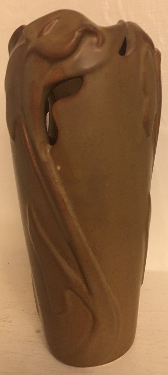 Van Briggle Pottery Orche /Tan Reticulated vase