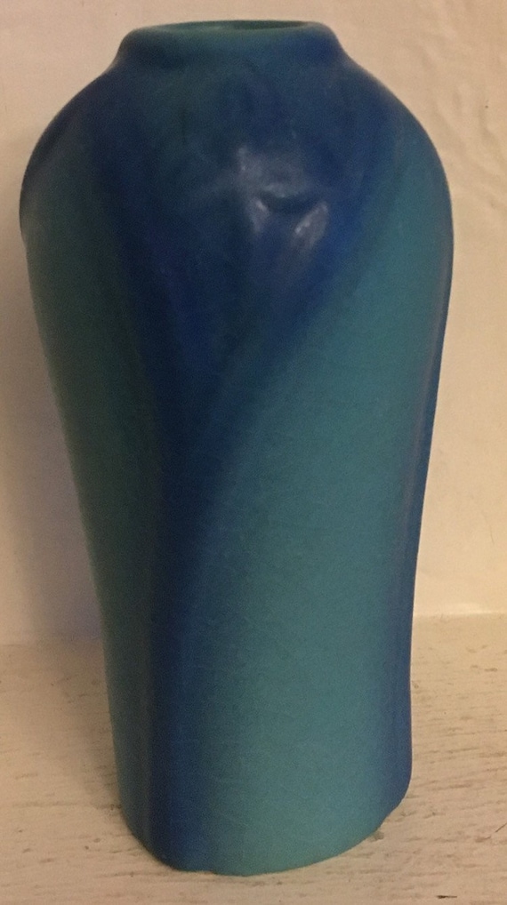 VAN BRIGGLE POTTERY Vase # 841 Trifoliate flower spiderwort
