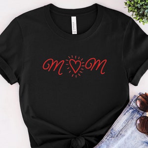 Mom Love Unisex Kurzarm Valentines Tee, süßes Liebesshirt für Frauen, Love Themen-T-Shirt für ihre Freundin Geburtstag Valentines Lovers