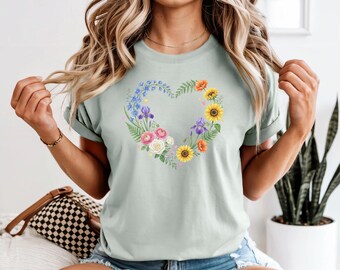 Pressed Wildflower Tshirt, Vintage Pressed Flowers Shirt, Botanical Graphic Tee, Gift For Gardener, Botanical Floral Tee Wildflowers Shirt