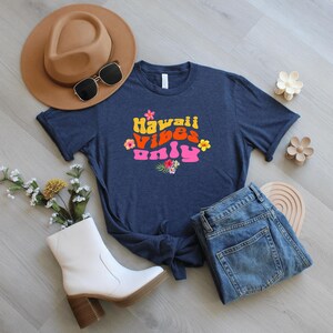 Hawaii Vibes Solo la sua famiglia Compleanno Vacanza alle Hawaii Divertente T-shirt a tema Ohana Maglietta umoristica Aloha Maglietta unisex a maniche corte per le vacanze