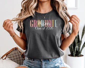 Graduate Mom Klasse von 2026 Tshirt, College Senior Abschluss Geschenk, Vintage Senior Shirt, High School Abschluss Shirt