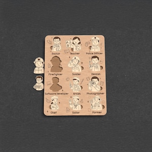 Op de afbeelding: Houten puzzel met illustraties van verschillende beroepen, waaronder dokter, leraar, politieagent, brandweerman, soldaat, tandarts, softwareontwikkelaar, kunstenaar, fotograaf, kok, zeeman en boer. De puzzelstukjes zijn los.