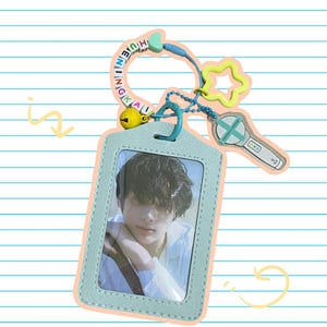Porta-chaves com porta-cartões TXT Photocard, pingente MOA K-Pop Lightstick, Mini Moa Bong, cartão de fotos não oficial, produtos de show TXT, presente de viés txt, pingente txt
