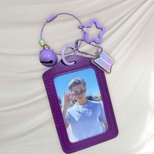 Portafoto in pelle BTS, portachiavi BTS, regalo per i fan dell'esercito, espositore per biglietti da visita, merchandising per i fan BTS, accessorio BTS, perfetto per l'esercito BTS.