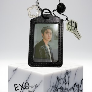 Chaveiro com porta-cartões de fotos EXO, pingente de bastão de luz K-Pop EXO-L, Mini Eribong, acessório para show EXO, presente de viés, estética cinza Kpop, D.O, Sehun