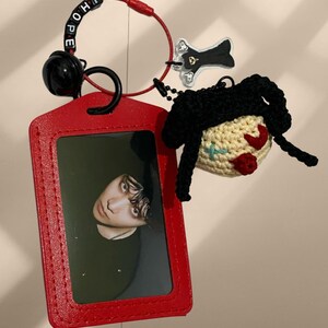 J-Hope BTS inspiriert Fanmade häkeln Fotokartenhalter aus Leder, BTS Schlüsselanhänger, Armee Geschenk, BTS Fanartikel, BTS Zubehör, BTS JHope häkeln