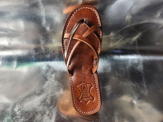 Handmade Moroccan Brown Leather Sandals for Women – Cross Strap Flat Slides – Boho Summer Shoes – Genuine Leather Artisan Footwear –