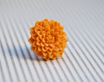 Tangerine chrysanthemum flower ring