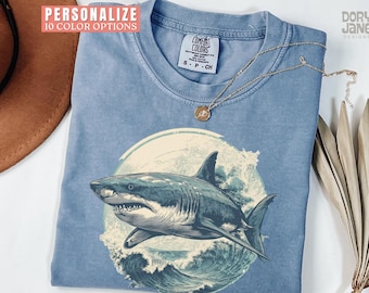 Retro Shark Comfort Colors Shirt 90s Graphic Style Ocean Animals Tshirt for Nature Lovers Grunge Vintage Marine Wildlife 2000s T-Shirt