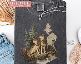 Vintage Wolves Comfort Colors Shirt 90s Graphic Style Forest Animals Tshirt for Nature Lovers Grunge Retro Wolf Faded Wildlife T-Shirt 2000s