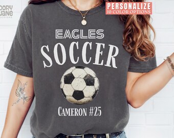 Chemise de maman de football personnalisée pour le football Chemises de maman pour le nom de l'équipe de football Couleurs de confort personnalisées Esprit du football Tee-shirt pour le jour du match