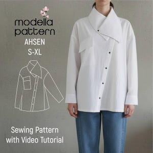 Puede incluir: Camisa blanca de manga larga con cuello asimétrico y cierre de botones. La camisa tiene un bolsillo en el pecho y se combina con vaqueros azules. La imagen incluye el texto "modella pattern AHSE S-XL" y "Sewing Pattern with Video Tutorial."