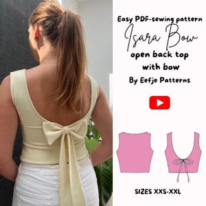Może przedstawiać: Jasnożółty top z odkrytymi plecami i kokardą. Top wykonany jest z miękkiej tkaniny i ma niski tył oraz kokardę wiązaną w talii. Tekst na zdjęciu brzmi "Isara Bow open back top with bow" i "By Eefje Patterns".