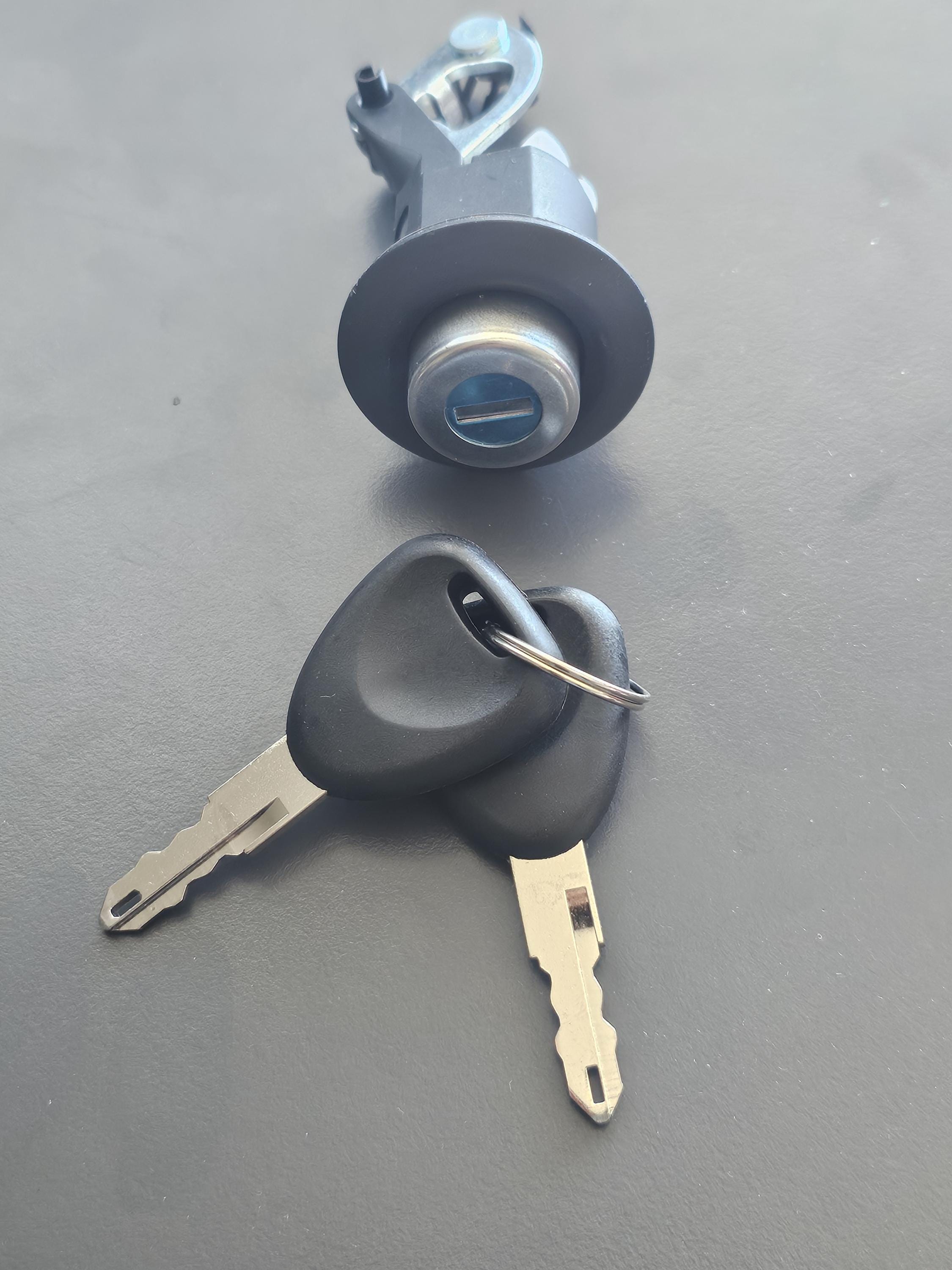 Rear Trunk Lock with 2 Keys for Dacia Logan, Sandero, Duster & Renault Symbol, Joy