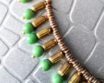 Wholesale Vintage brass choker with green beads