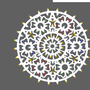 Può includere: Un design decorativo circolare bianco con un motivo simmetrico. Il design presenta più strati di forme floreali, ognuno adornato con piccoli accenti colorati in rosso, blu, verde e giallo. Il design è posto su uno sfondo grigio.