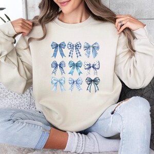 Grand Millennial Coquette Pullover, Übergroßes Rundhals-Sweatshirt mit Toile-Print - Vintage-inspiriert, Cozy Vibes, Heavy Blend Pullover