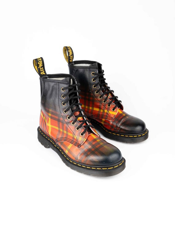 Dr. Martens 1460 Tartan Boots | 8-eye, Punk, Size 41 - Etsy display picture 3