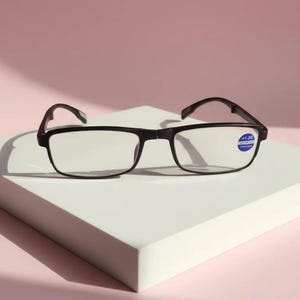 Black Frame Rectangular Reading Glasses