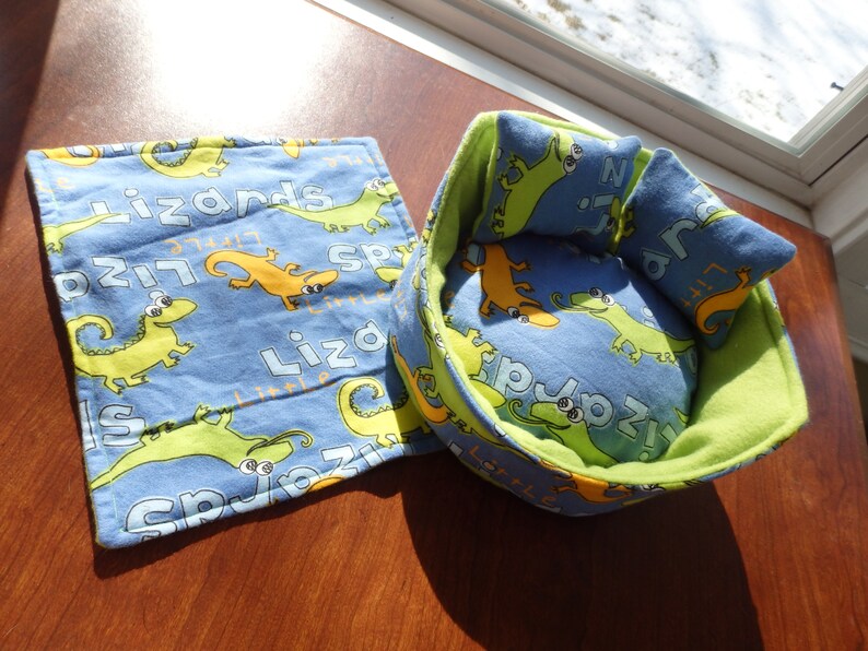 Lizard pet bed pet blanket turtle pet bed beardie bed Etsy