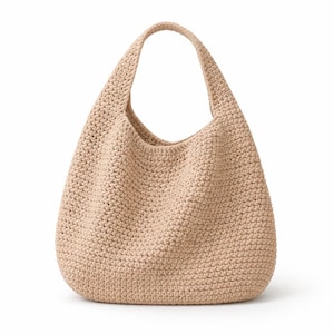 Peut inclure: Un sac hobo beige en crochet, avec un fond arrondi et une seule bandoulière. Le sac est fait d'un fil épais et texturé, et sa couleur neutre le rend polyvalent pour un usage quotidien.