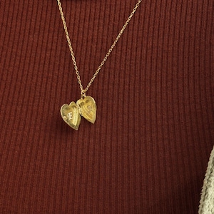 Heart Locket Necklace, Love pendant Heart Picture Locket Necklace, Custom Tiny Locket Necklace, Diamond Heart Necklace