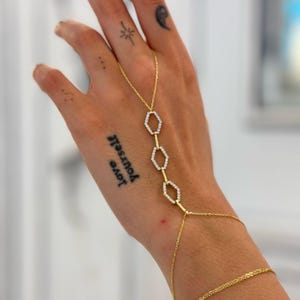 繊細なゴールドハンドチェーンブレスレット、六角形のストーンハンドチェーン、ミニマリストスレーブブレスレット、ジルコンスレーブブレスレット、ボヘミアンハンドチェーン
