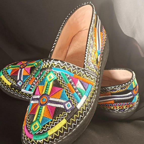 Handmade Idoukan Amazigh Shoe - Traditional Moroccan Berber