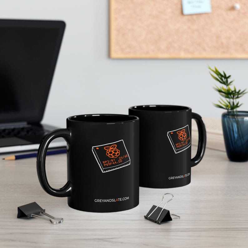 Taza con chip RP2040 / Microcontrolador dibujado a mano / Regalo para creadores Ingeniero electrónico Raspberry Pi Pi imagen 1