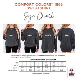 Może przedstawiać: Tabela rozmiar&oacute;w dla bluzy Comfort Colors 1566. Tabela zawiera wymiary w calach dla rozmiar&oacute;w od S do 3XL. Obrazek przedstawia r&oacute;wnież modelkę w bluzie Small i Large. Modelka ma 163 cm wzrostu i waży 54 kg.
